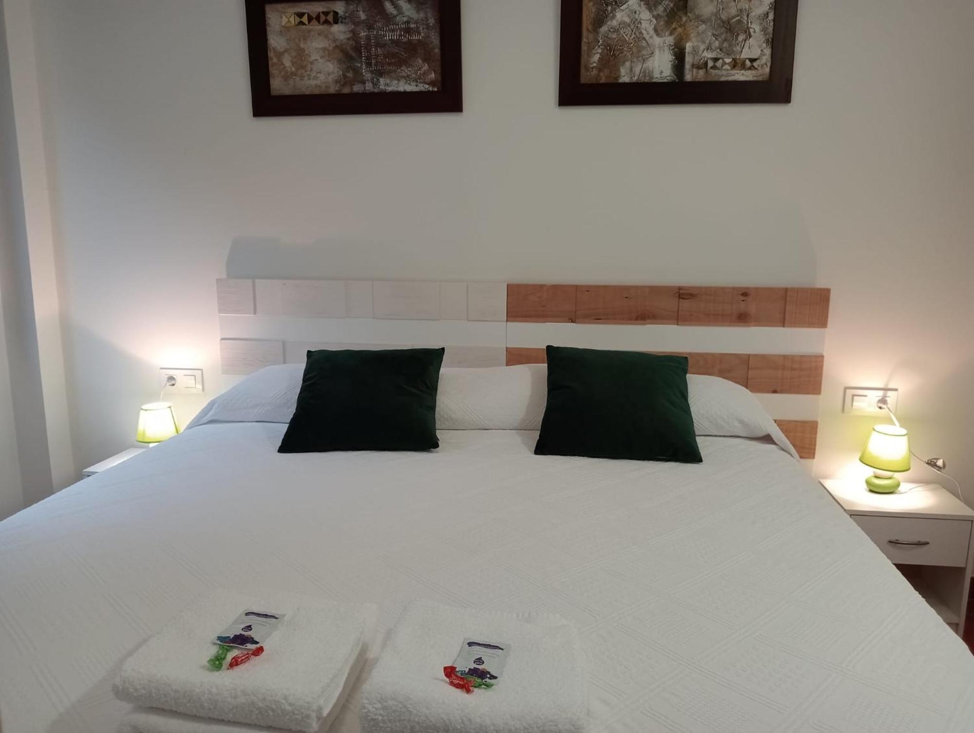 Apartamentos La Piedra En Pleno Centro Historico Con Dos Dormitorios Y Dos Banos Nájera Εξωτερικό φωτογραφία